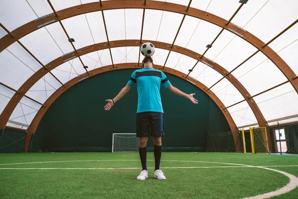 Cinematic Image Soccer Freestyle Player Making Tricks Ball Artificial Grass — Stock Photo, Image