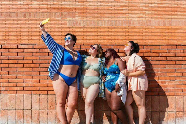 Group Beautiful Size Women Swimwear Bonding Having Fun Beach Posing — Stockfoto