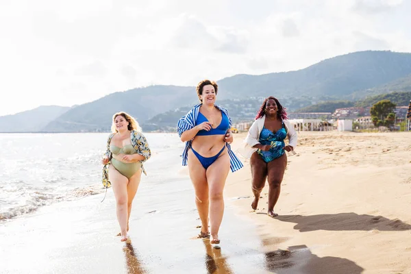 Group Beautiful Size Women Swimwear Bonding Having Fun Beach Group — Foto Stock