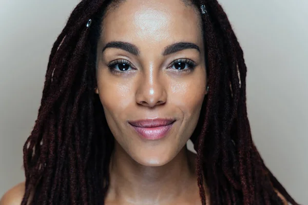 Hermosa Mujer Haciendo Tratamientos Belleza Facial Piel Estudio Con Enfoque — Foto de Stock