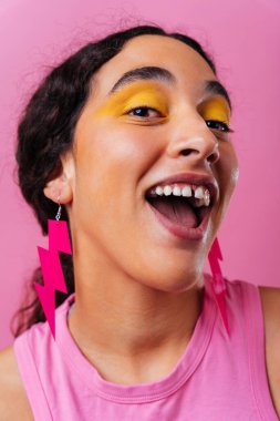 Beautiful young hispanic woman with diastema with colorful and cool style - Confident and interesting female with diverse and unique style, concepts about fashion, individuality and body acceptance