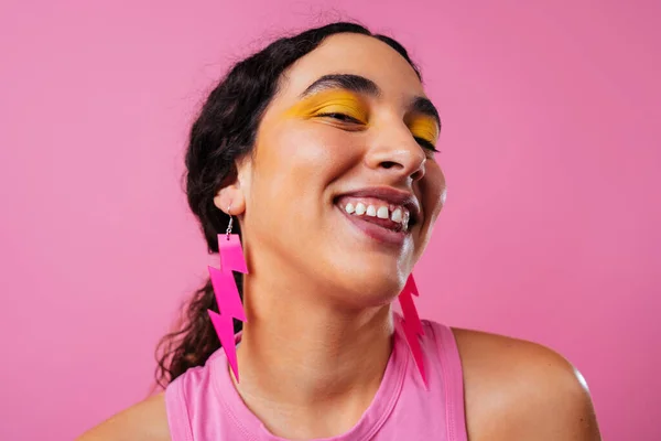 Beautiful Young Hispanic Woman Diastema Colorful Cool Style Confident Interesting — Stok fotoğraf
