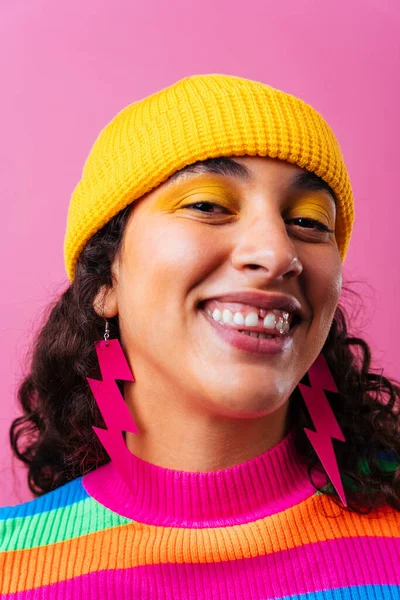 Beautiful Young Hispanic Woman Diastema Colorful Cool Style Confident Interesting — Stock Photo, Image