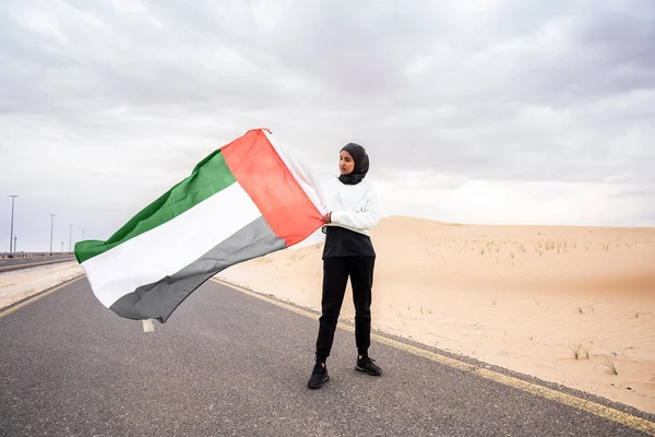 Krásná Středovýchodní Arabská Žena Nosí Hidžáb Trénink Venku Poušti Sportovní — Stock fotografie