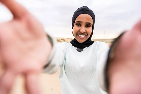 Beautiful Middle Eastern Arab Woman Wearing Hijab Training Outdoors Desert — Stock Photo, Image