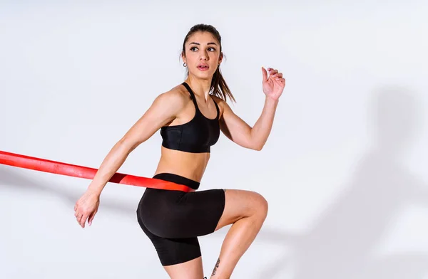 Giovane Atleta Donna Che Allena Palestra Utilizzando Attrezzature Sportive Donna — Foto Stock