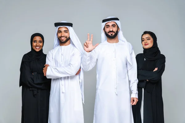 Schöne Arabische Frauen Aus Dem Mittleren Osten Traditioneller Abaya Kleidung — Stockfoto