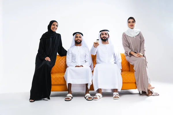Mooie Arabische Midden Oosterse Gelukkige Groep Vrienden Die Traditionele Abaya — Stockfoto