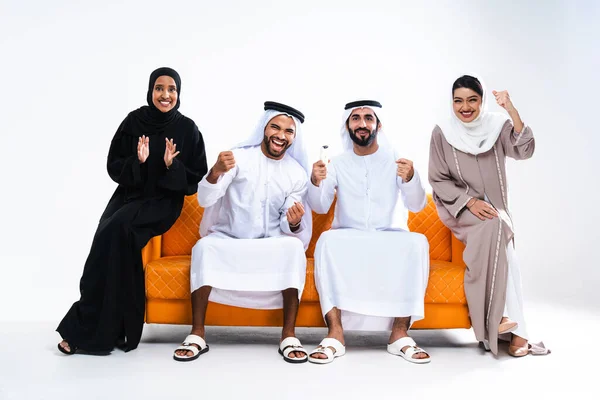 Mooie Arabische Midden Oosterse Gelukkige Groep Vrienden Die Traditionele Abaya — Stockfoto