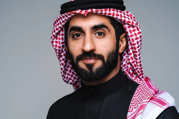 Knappe Arabische Midden Oostelijke Saoedi Arabische Man Met Traditionele Saoedi — Stockfoto