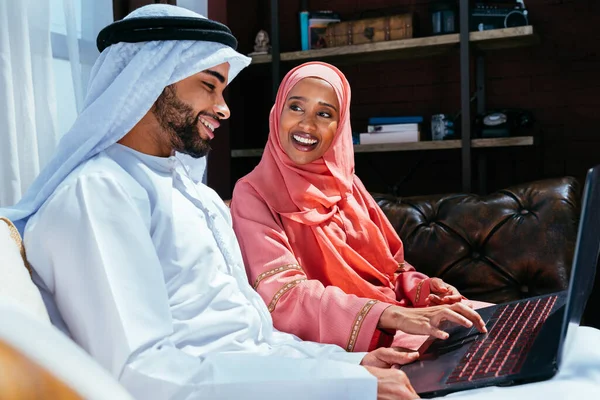Happy Middle Eastern Couple Wearing Traditional Arab Clothing Home Married — Stock Photo, Image