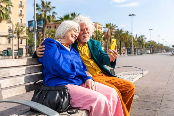 Seniorenpaar Beim Dating Freien Verheiratete Ältere Männer Und Verliebte Frauen — Stockfoto