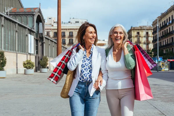 Beautiful Senior Women Bonding Outdoors City Attractive Cheerful Mature Female — Stock Photo, Image