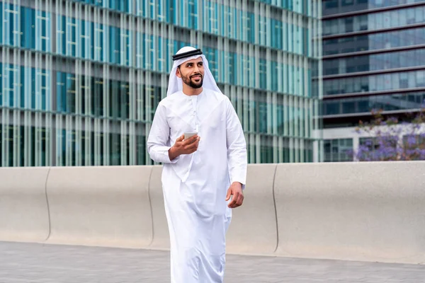 Hombre Árabe Oriente Medio Vestido Con Ropa Tradicional Emirati Kandora — Foto de Stock