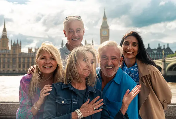 Group Old Friends Spending Time Together Main Parts London Visiting — Stock Photo, Image