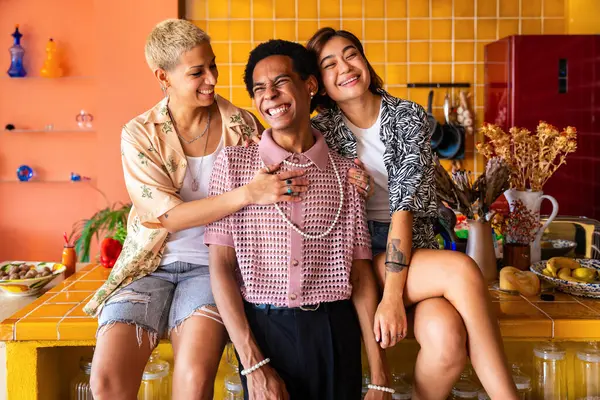 Grupo Amigos Vinculados Casa Lgbtq Conceptos Diversidad Pareja Homosexual Género —  Fotos de Stock
