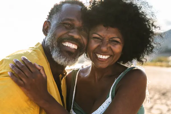 Cuplu Negru Matur Frumos Care Datează Mare Cuplu African Vârstă — Fotografie, imagine de stoc