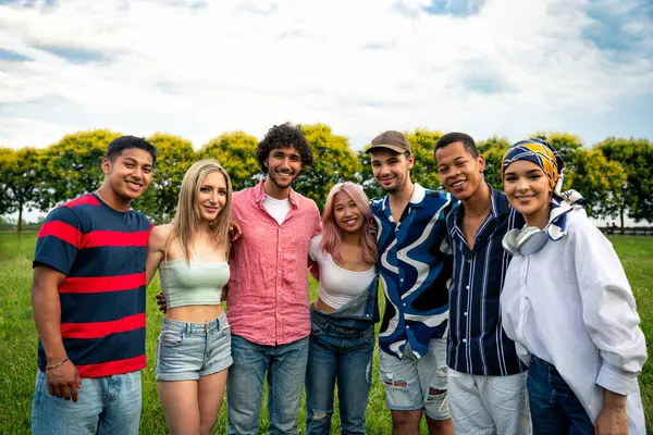Group Multiethnic Teenagers Spending Time Outdoor Picnic Park Concept Generation — Stock Photo, Image