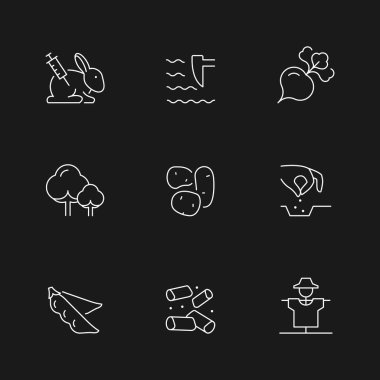 Çiftçiliğin simgelerini siyaha ayır. Hayvan aşısı, toprak sürme, pancar, pamuk, patates, tohumlama, soya, korkuluk. Vektör illüstrasyonu