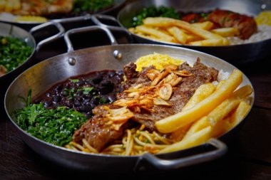 Patates ve sebzeli pilav.