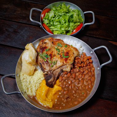 Tavuklu pilav ve sebze