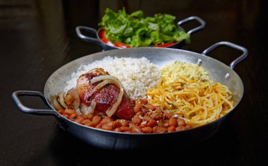 Sebzeli ve otlu pilav.