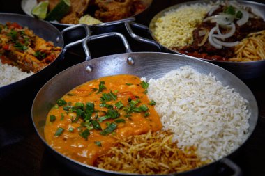 Brezilya usulü kızarmış balık, pirinç ve püre.