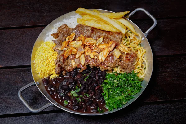 Бразильська Їжа Рис Куркою Яловичиною — стокове фото