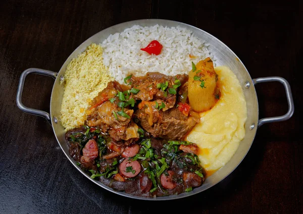 Feijoada. Brezilya 'nın en ünlü yemeği