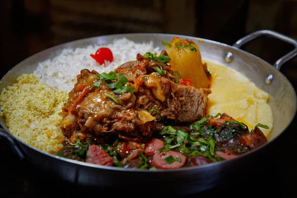 Feijoada. Brezilya 'nın en ünlü yemeği