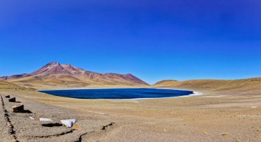 Atacama Çölündeki Minik Altiplanik Göl - San Pedro de Atacama.