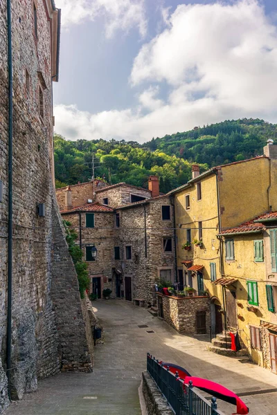 Narrow Streets Alleys Medieval Town Sassetta — Stock Photo, Image