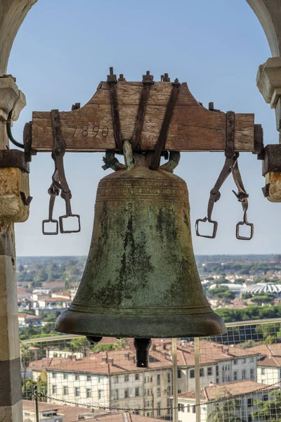 Sino Bronze Topo Torre Igreja Toscana — Fotografia de Stock