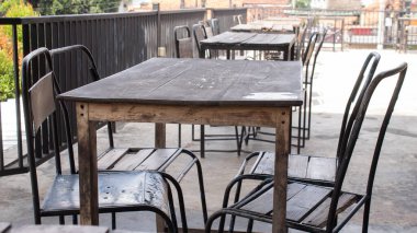 İç tasarım için Retro Tahta Masa ve Sandalyeler Vintage Mobilya