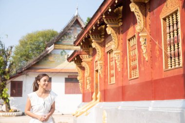 Wat Sene Souk Haram 'daki Asyalı Kadın Portresi, Luang Prabang, LAOS