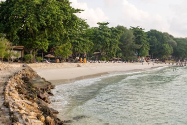 Rayong Tayland, 23 Nisan 2023 Ao Cho Sahili, Mu Koh Samet - Khao Laem Ya Milli Parkı, Rayong, Tayland Körfezi