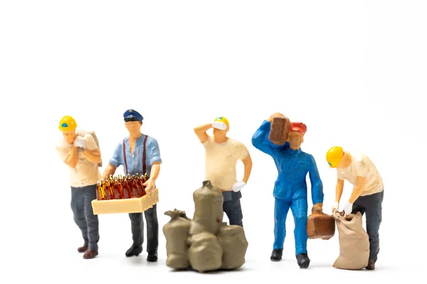 Miniatyr Människor Arbetare Team Står Vit Bakgrund Och Kopiera Utrymme — Stockfoto
