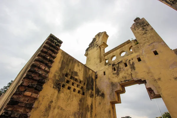 Ipoh Perak Malaysia November 2012 Weathered Walls Ruined Colonial Era — Stock Photo, Image