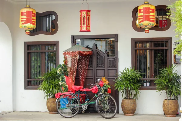 Джорджтаун Пенанг Малайзия Ноябрь 2012 Года Велосипед Припаркованный Возле Старинного — стоковое фото