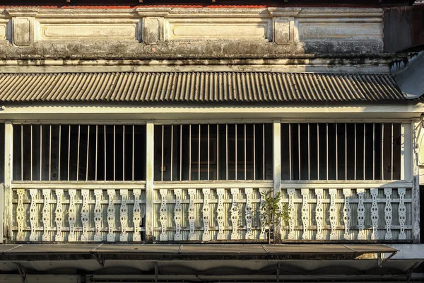Малайзийском Городе Джорджтаун Разбиты Старинные Деревянные Витрины Старого Китайского Магазина — стоковое фото
