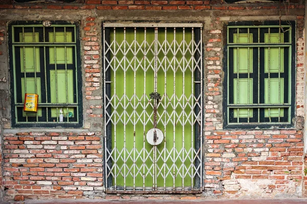 Georgetown Penang Malaysia November 2012 Vintage Door Windows Grills Traditional — Stock Photo, Image