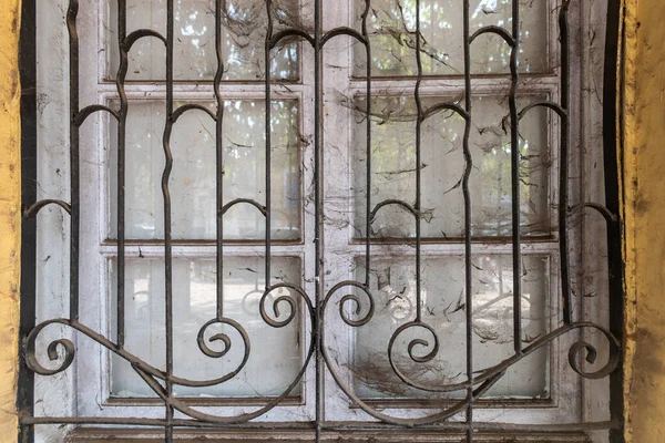 Detail Eines Alten Metallgitters Spinnwebenfenster Eines Hauses Aus Der Portugiesischen — Stockfoto