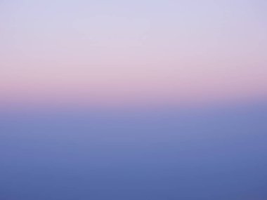 Güzel mor alacakaranlık gökyüzü bulanıklık arka plan.