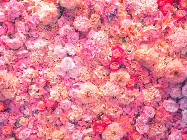 Τεχνητό Τριαντάφυλλο Και Γαρύφαλλο Λουλούδια Μπουκέτο Για Valentines Φόντο Ημέρα — Φωτογραφία Αρχείου