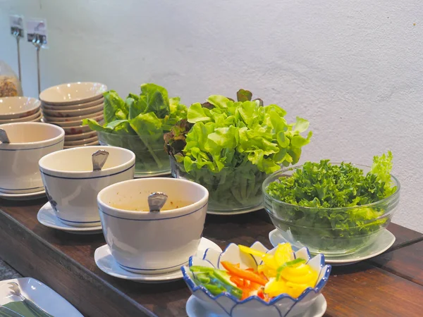 Gemüseschüssel Aus Nächster Nähe Der Salatbar Catering Buffet Food Hotel — Stockfoto