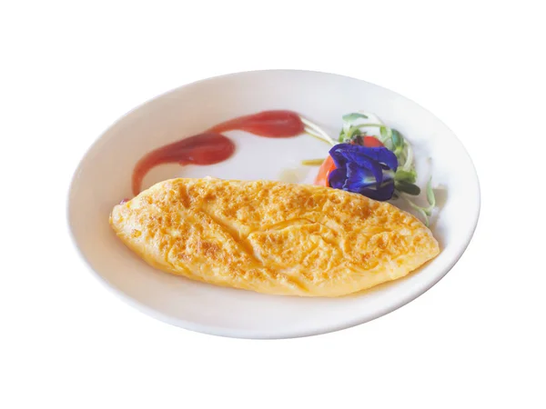 把英式早餐放在白盘上 盖上白色背景 早上用番茄酱和沙拉食物翻炒鸡蛋 — 图库照片