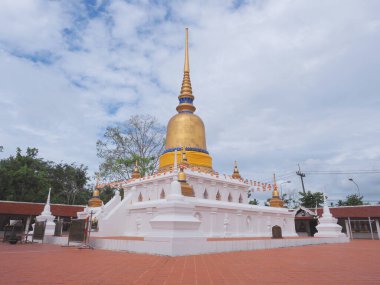 Chumphon, Tayland - 20 Mayıs 2022: Wat Phra Borommathat Sawi, Tayland. 