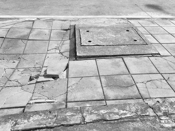 Old Cracked Footpath Broken Slabs Walkway City — Stock Photo, Image