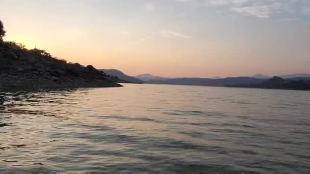 Экскурсия Лодке Озеру Валье Браво Закате — стоковое видео