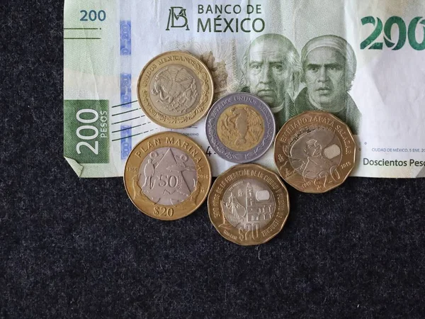 Mexikanische Münzen Verschiedener Stückelung Und Banknoten 200 Pesos — Stockfoto